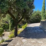 In Der Provence- Aussergewoehnliche Villa- Okzitanien- Gard By Interhome بيت للعطل