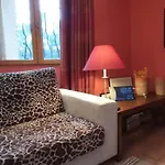 In Der Provence- Aussergewoehnliche Villa- Okzitanien- Gard By Interhome