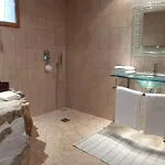 بيت للعطل In Der Provence- Aussergewoehnliche Villa- Okzitanien- Gard By Interhome *