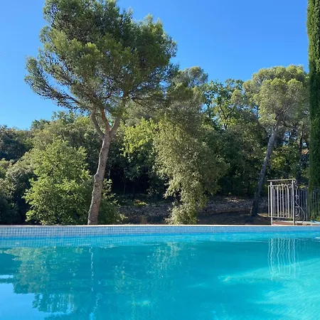 In Der Provence- Aussergewoehnliche Villa- Okzitanien- Gard By Interhome *