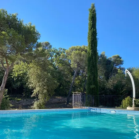 In Der Provence- Aussergewoehnliche Villa- Okzitanien- Gard By Interhome Feriehus Bagnols-sur-Cèze
