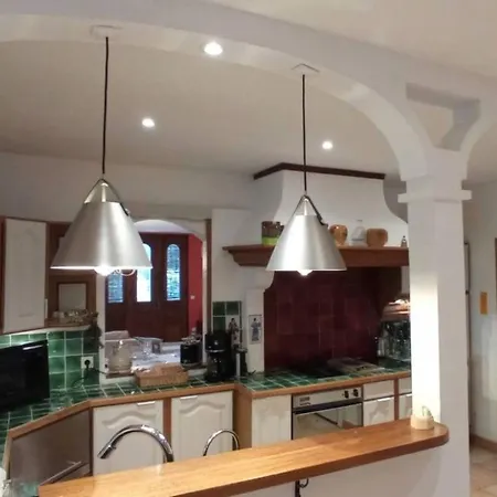Feriehus In Der Provence- Aussergewoehnliche Villa- Okzitanien- Gard By Interhome *