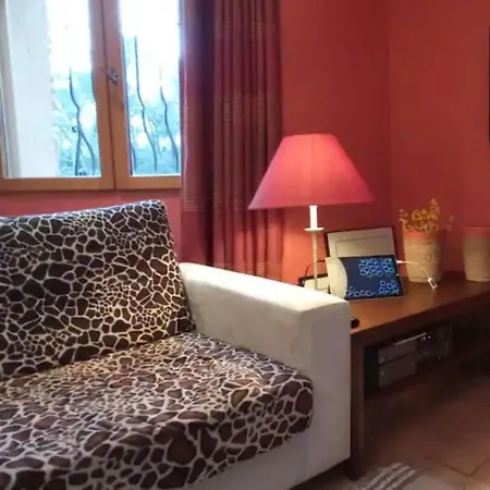 In Der Provence- Aussergewoehnliche Villa- Okzitanien- Gard By Interhome