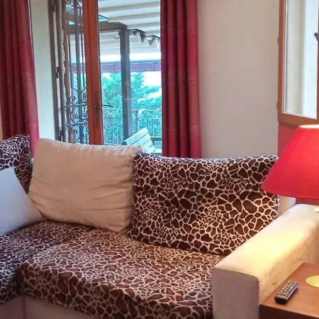 In Der Provence- Aussergewoehnliche Villa- Okzitanien- Gard By Interhome