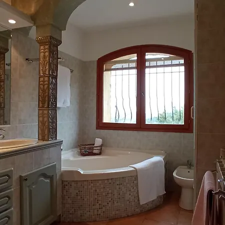 In Der Provence- Aussergewoehnliche Villa- Okzitanien- Gard By Interhome Feriehus Bagnols-sur-Cèze