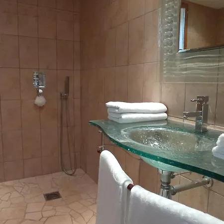 In Der Provence- Aussergewoehnliche Villa- Okzitanien- Gard By Interhome Feriehus *