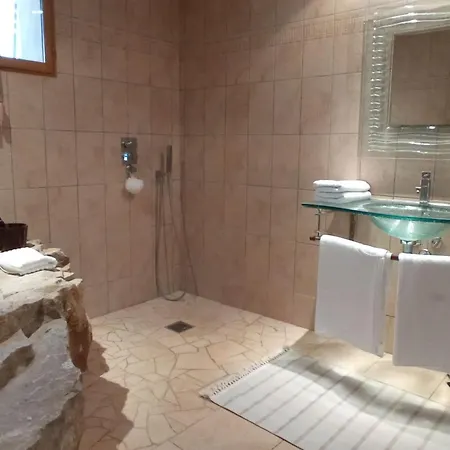 Feriehus In Der Provence- Aussergewoehnliche Villa- Okzitanien- Gard By Interhome *