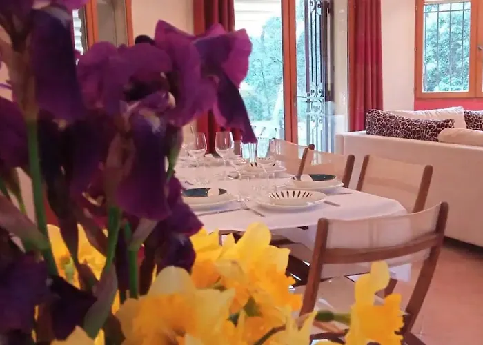 In Der Provence- Aussergewoehnliche Villa- Okzitanien- Gard By Interhome *