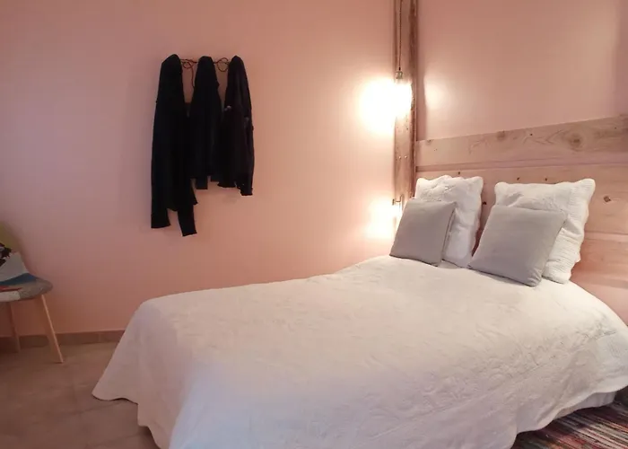 In Der Provence- Aussergewoehnliche Villa- Okzitanien- Gard By Interhome Hébergement de vacances *