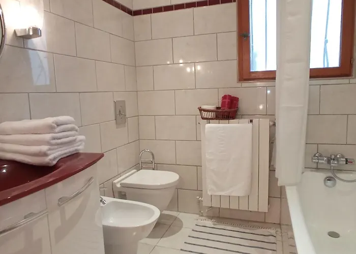In Der Provence- Aussergewoehnliche Villa- Okzitanien- Gard By Interhome *